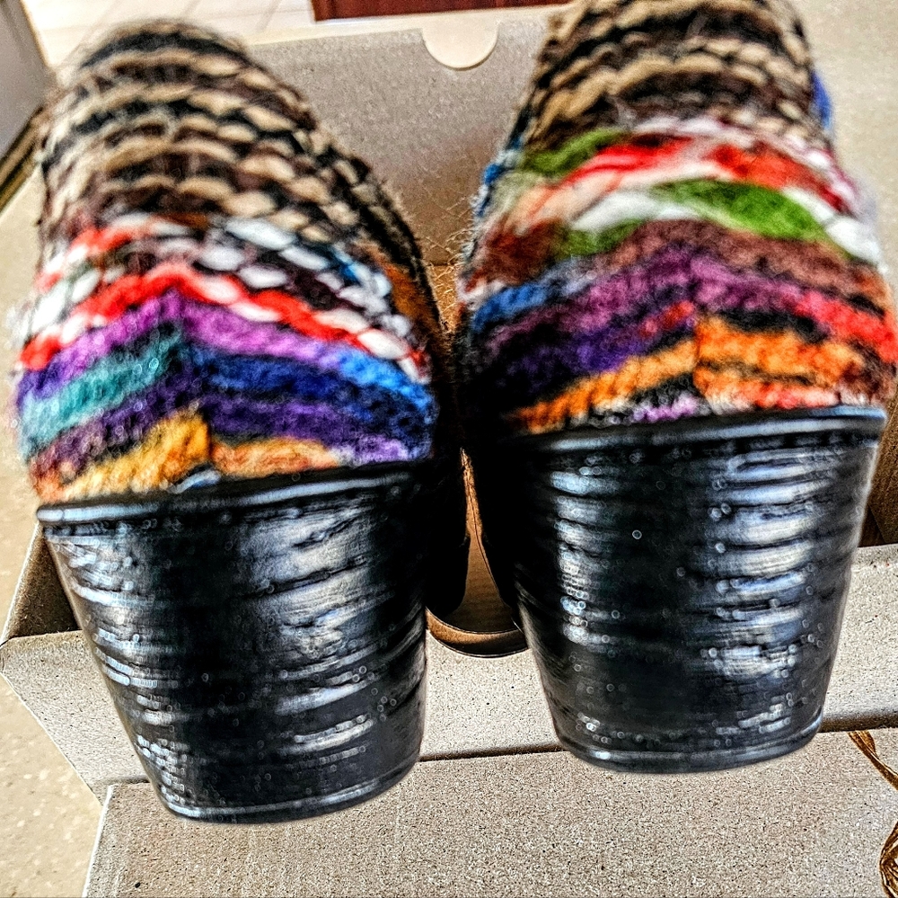 B.O.C Clogs Nib Multicolored 8.5 Reduced - image 3